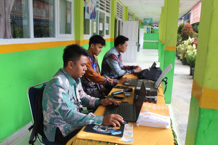 Ujian Berlangsung Tertib, Operator Madrasah Tetap Siaga Mengawal Proses