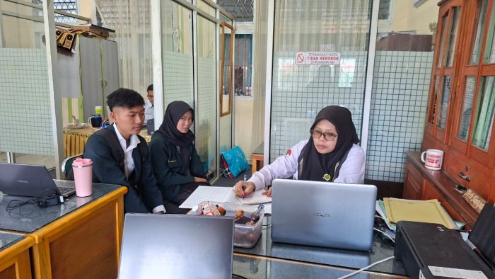 Belajar Langsung di Sekolah, Mahasiswa PPL Mulai Observasi di MTsN 1 Kerinci Belajar Langsung di Sekolah, Mahasiswa PPL Mulai Observasi di MTsN 1 Kerinci