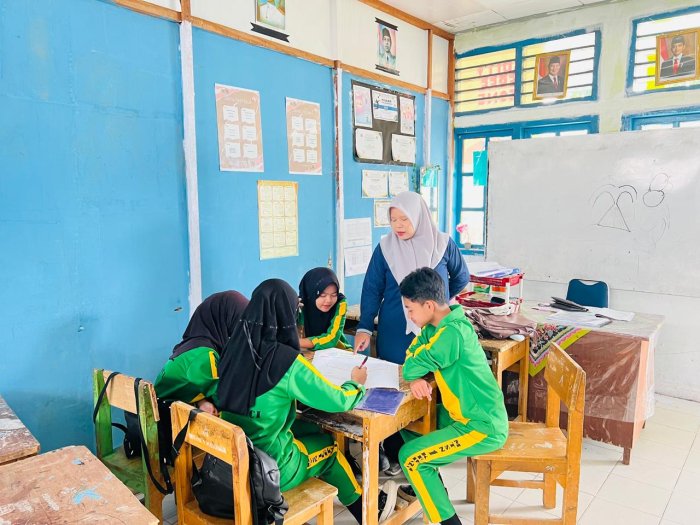 Kreatif! Siswa Kelas IX MTsN 1 Kerinci Membuat Media Pembelajaran PKN Bertema Alat Pemersatu Bangsa