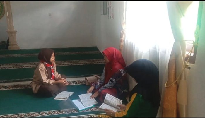 Setor Hafalan Jadi Rutinitas Siswa MTsN 1 Kerinci dalam Kegiatan Tahfiz