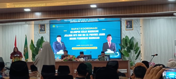 Kepala MTsN 1 Kerinci Ikuti Rapat Koordinasi Kelompok Kerja Madrasah (KKM)