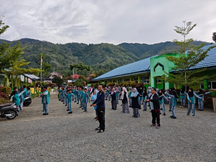 MTsN 1 Kerinci Gelar Senam Kesegaran Jasmani Semarakkan Pembukaan HAB ke-80 Kemenag RI 2026