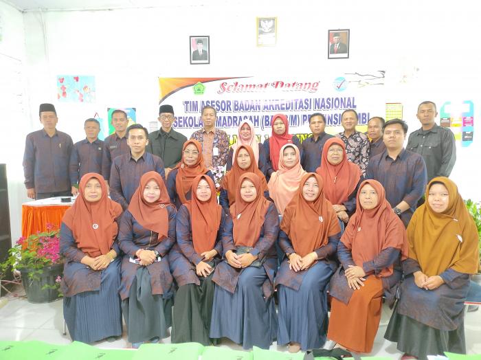 Kegiatan PENILAIAN VISITASI AKREDITASI SEKOLAH Tingkat SMP/MTs Tahun 2022 di MTsN 1 KERINCI