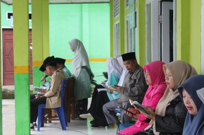 Yasinan dan Infak Sedekah Rutin, MTsN 1 Kerinci Perkuat Pembinaan Keagamaan dan Kepedulian Sosial