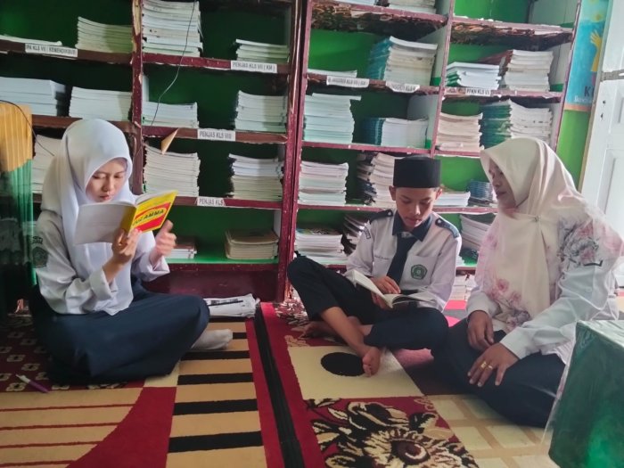 Perpustakaan MTsN 1 Kerinci Gelar Program Buku Masuk Iqro dan Juz Amma untuk Tingkatkan Literasi Al-Qu'ran Siswa