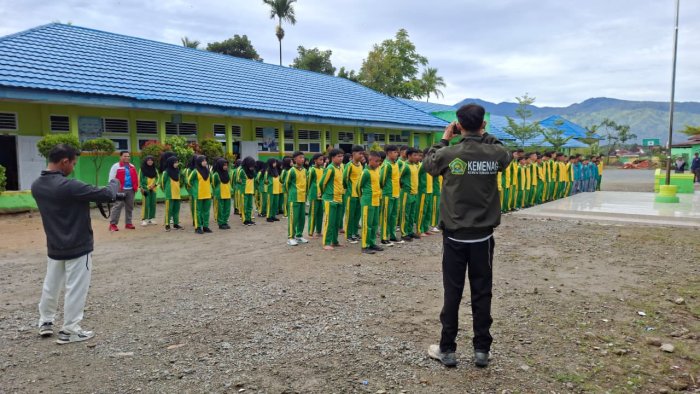 Tim Humas MTsN 1 Kerinci Kian Bersemangat Buru Berita Terbaik
