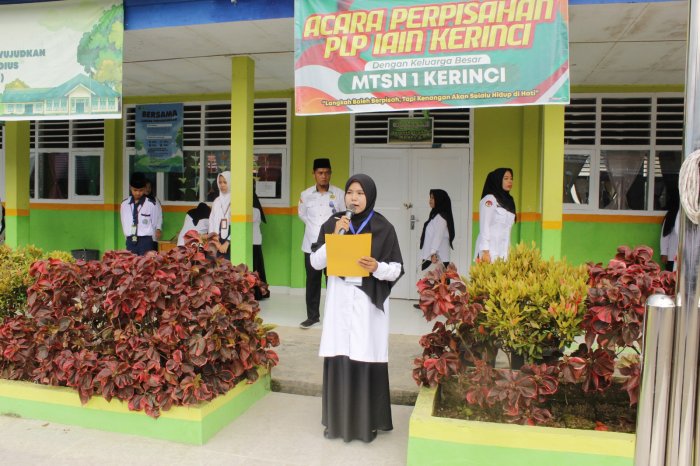 Awali Pelaksanaan Ujian, Ketua Panitia Bacakan Tata Tertib sebagai Panduan Siswa