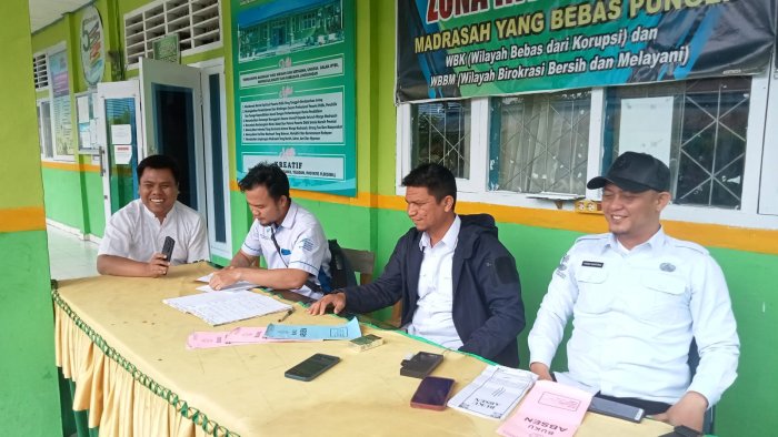 MTsN 1 Kerinci Terima Kunjungan Dinas Sosial Kabupaten Kerinci untuk Pengecekan Data Siswa