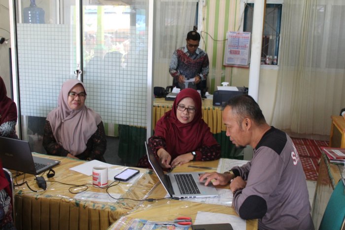 Ibu Harnilis, S.Pd.I Pimpin Koordinasi Pembuatan SKP di MTsN 1 Kerinci