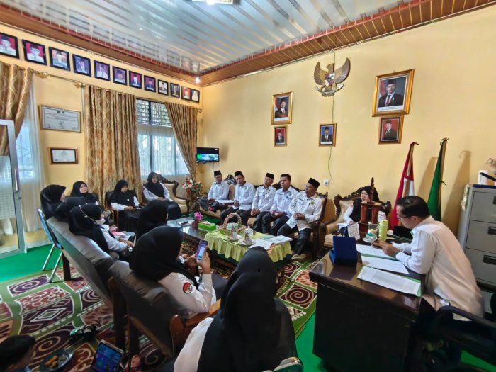 Menuju Kelulusan, MTsN 1 Kerinci Bahas Hasil Akhir Siswa Kelas IX dalam Sidang Resmi Menuju Kelulusan, MTsN 1 Kerinci Bahas Hasil Akhir Siswa Kelas IX dalam Sidang Resmi