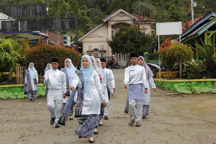 Momen Langka! PTK MTsN 1 Kerinci Bertugas di Upacara HGN, Pasukan 8 Tampil Memukau