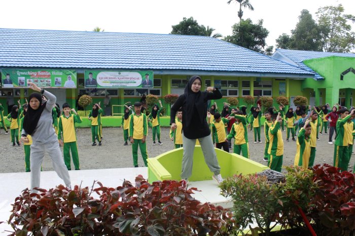 Irama Musik Bikin Semangat, Senam Sabtu Sehat MTsN 1 Kerinci Penuh Keceriaan!