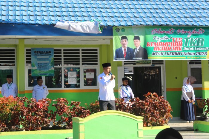 Kepala Madrasah Resmi Membuka Ujian Semester Genap, Tekankan Kejujuran dan Disiplin Siswa Kepala Madrasah Resmi Membuka Ujian Semester Genap, Tekankan Kejujuran dan Disiplin Siswa
