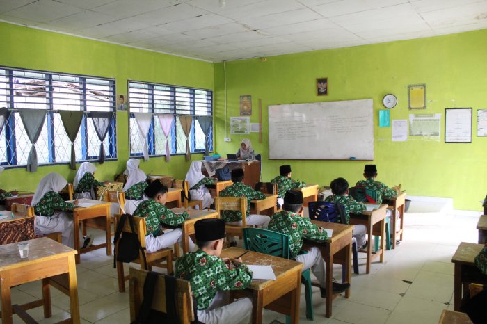 Pembelajaran Aktif dan Interaktif Warnai Kegiatan Belajar di MTsN 1 Kerinci