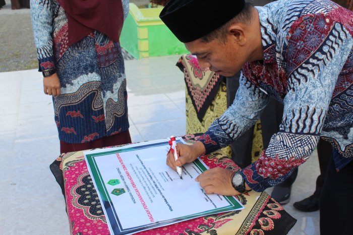 MTsN 1 Kerinci Resmi Canangkan Zona Integritas, Komitmen Wujudkan WBK dan WBBM