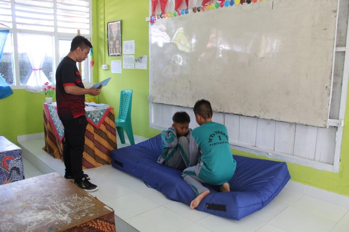 Kegiatan Pembelajaran Penjasorkes Kelas 7C MTsN 1 Kerinci: Latihan Sit Up dan Push Up