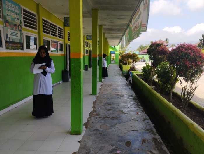 MTsN 1 Kerinci Melaksanakan Kegiatan Penilaian Taman Kelas