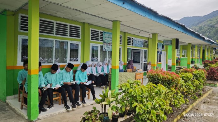 Waka Kesiswaan Bapak Khustian, M.Pd: Yasinan dan Asmaul Husna Bentuk Karakter Religius Siswa