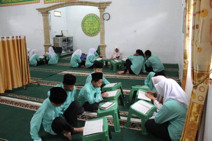 Mushola Baitul Ilmi Jadi Saksi Semangat Tahfidz Siswa MTsN 1 Kerinci
