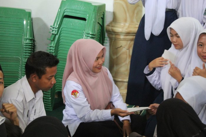 Pendataan Anggota Pramuka MTsN 1 Kerinci: Pembina Pramuka Dampingi Langsung, Suasana Jadi Semangat dan Kompak!