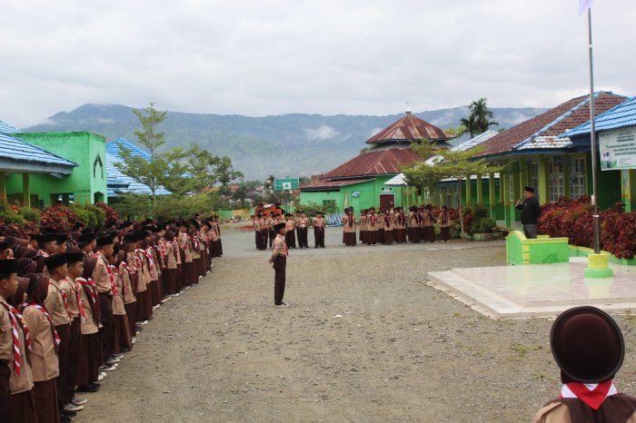 Pesan Penting di Apel Disiplin Perdana: Waka Kesiswaan Ajak Siswa Bangun Disiplin Diri