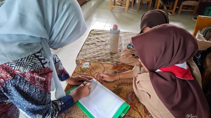 Pastikan Tepat Sasaran, Panitia Cek Kehadiran Siswa Sebelum Pembagian MBG di MTsN 1 Kerinci