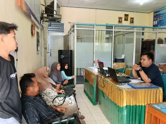 Tingkatkan Akurasi Data, Operator EMIS MTsN 1 Kerinci Gelar Sosialisasi ke Orang Tua Siswa