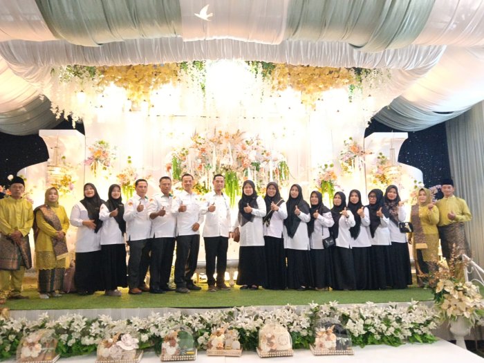 Pererat Silaturahmi, Hadiri Dua Resepsi Undangan dalam Satu Hari Penuh Kebersamaan