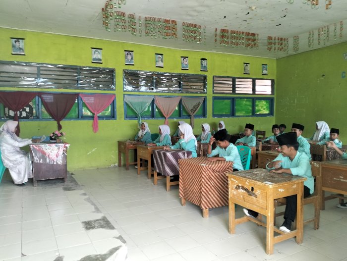 Belajar Seru dan Inspiratif: Pembelajaran Aktif Hidupkan Kelas di MTsN 1 Kerinci