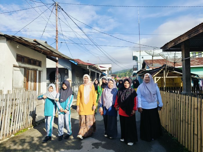 SABTU SEHAT! SISWA DAN GTK MTsN 1 KERINCI JALAN SANTAI BERSAMA PENUH SEMANGAT