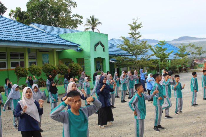 Senam Bersama MTsN 1 Kerinci, Bangun Kesehatan, Semangat, dan Kebersamaan