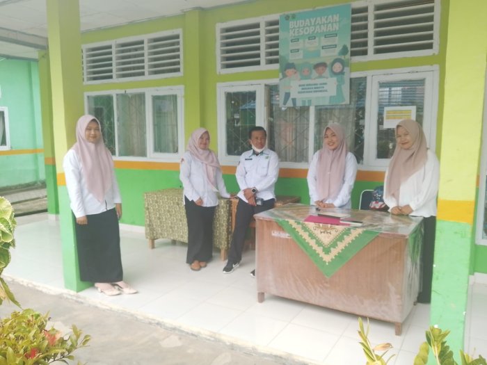 Kekompakan Tim MBG MTsN 1 dalam Menyukseskan Program Makan Bergizi Gratis