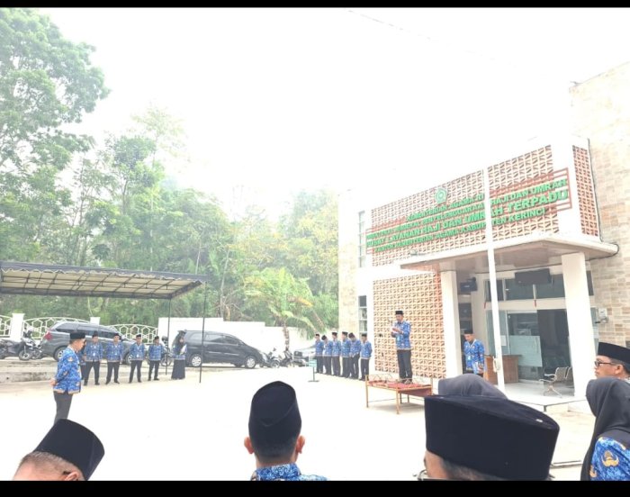 Semangat Pemuda Menggelora! Kepala MTsN 1 Kerinci Hadiri Upacara Sumpah Pemuda di PLHUT Kankemenag Kerinci