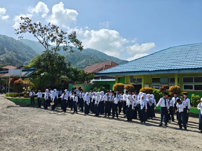 MTsN 1 Kerinci Gelar Apel Upacara Penutupan Ujian Akhir Sebelum Siswa Pulang MTsN 1 Kerinci Gelar Apel Upacara Penutupan Ujian Akhir Sebelum Siswa Pulang