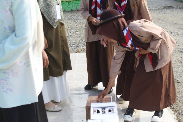Peduli Sesama! MTsN 1 Kerinci Buktikan Empati Lewat Donasi untuk Korban Banjir!