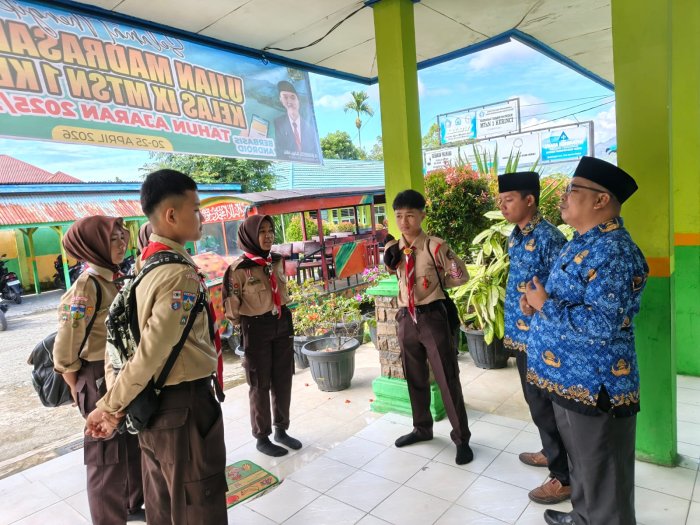 Siapkan Mental dan Semangat Juang, Waka Kesiswaan Beri Pesan kepada Siswa Sebelum Ikut Seleksi di SMKN 5 Kerinci Siapkan Mental dan Semangat Juang, Waka Kesiswaan Beri Pesan kepada Siswa Sebelum Ikut Seleksi di SMKN 5 Kerinci