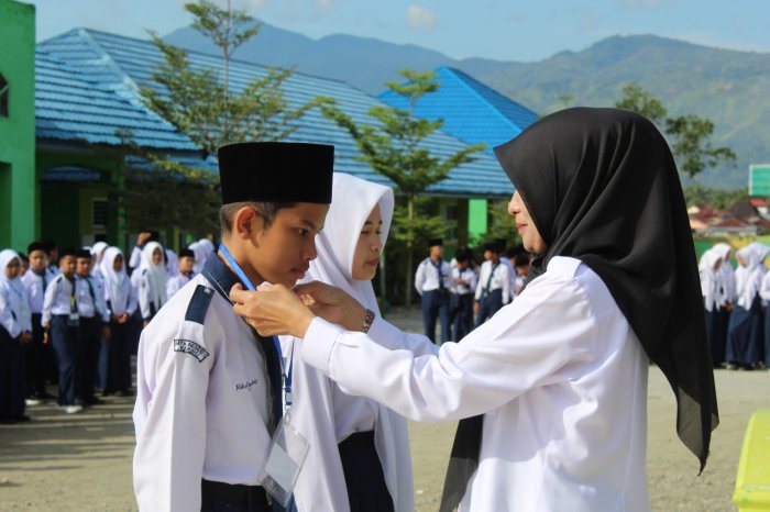 Dari 6 Hingga 11 Oktober, MTsN 1 Kerinci Gelar Ujian Tengah Semester: Pembukaan Berlangsung Tertib dan Penuh Semangat!