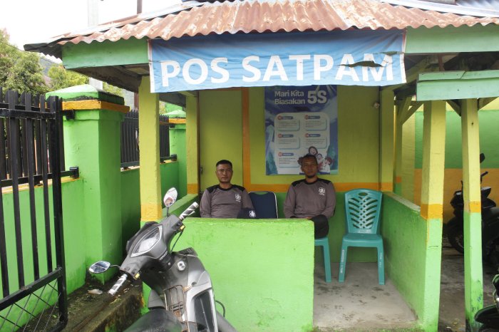 Peran Satpam MTsN 1 Kerinci Menciptakan Ujian yang Tertib dan Kondusif