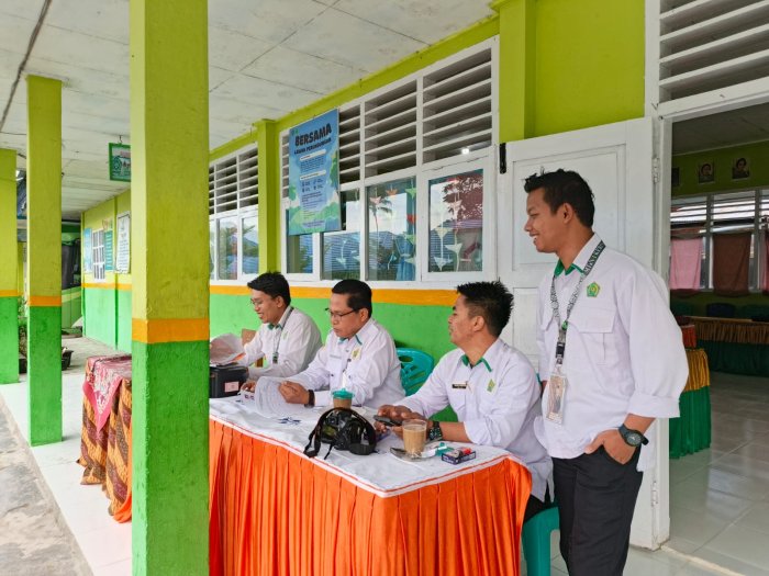 Ujian Lancar Tanpa Hambatan, Rahasianya Ada pada Tim Operator yang Siaga!
