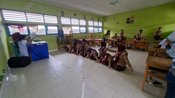 Seru dan Penuh Kreativitas, Siswa MTsN 1 Kerinci Praktik Seni Tari di Kelas
