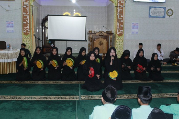 Maulid Nabi 1447 H MTsN 1 Kerinci Dimeriahkan dengan Penampilan Kasidah Rebana Siswa