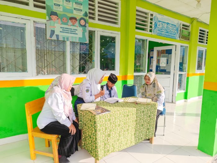 Suasana Pagi yang Penuh Berkah, MTsN 1 Kerinci Gelar Tadarus Rutin Sebelum Belajar