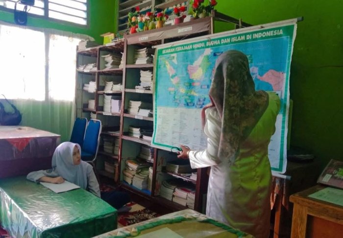 Referensi Buku Pelajaran Siswa MTsN 1 Kerinci Yang Lolols OMI Tingkat Provinsi Tahun 2025.