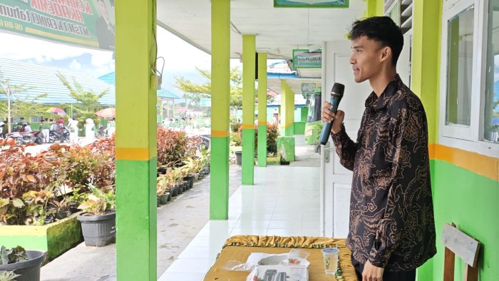 Panitia Ujian MTsN 1 Kerinci Tunjukkan Dedikasi Tinggi Demi Kelancaran Pelaksanaan Ujian Semester Genap