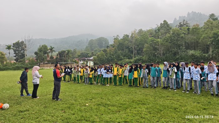 Sigap dan Kompak, Panitia Class Meeting MTsN 1 Kerinci Matangkan Persiapan Turnamen Sepak Bola Sigap dan Kompak, Panitia Class Meeting MTsN 1 Kerinci Matangkan Persiapan Turnamen Sepak Bola