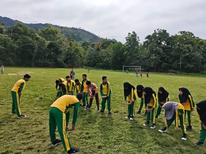 Pelajaran Penjas Berlangsung Aktif dan Penuh Semangat, Siswa Antusias Ikuti Kegiatan di Lapangan