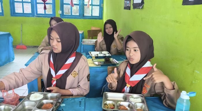 Piket MBG Sukses Dongkrak Kehadiran: Siswa MTsN 1 Kerinci Masuk Pagi Lebih Bersemangat