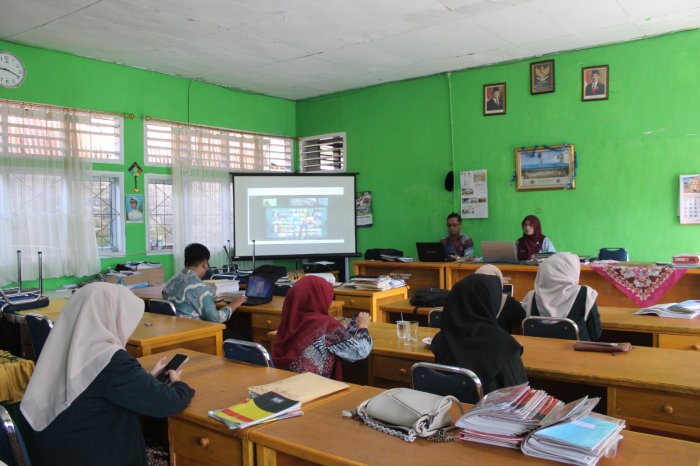 Bangun Karakter dan Integritas, MTsN 1 Kerinci Hadiri Zoom Pembinaan Bersama Kanwil Kemenag Jambi