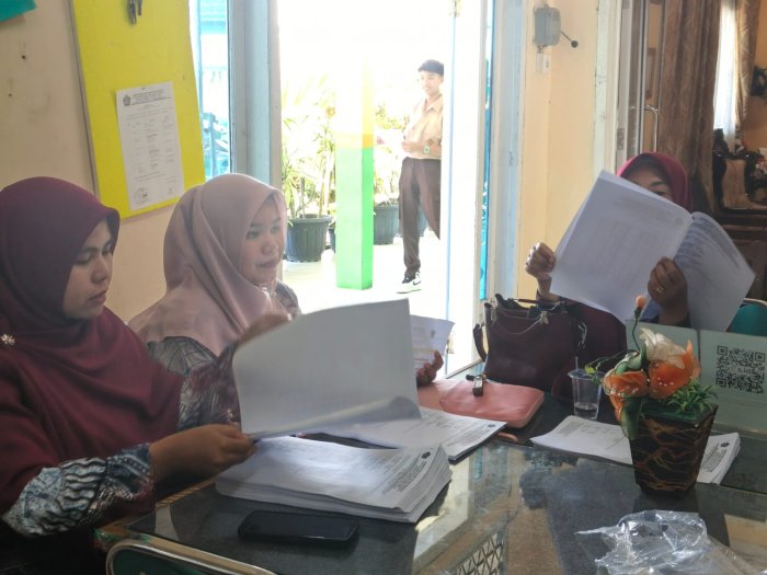 Panitia PMBM MTsN 1 Kerinci Matangkan Persiapan Tes, Siap Sambut Calon Peserta Didik Baru Tahun Pelajaran 2026/2027 Panitia PMBM MTsN 1 Kerinci Matangkan Persiapan Tes, Siap Sambut Calon Peserta Didik Baru Tahun Pelajaran 2026/2027