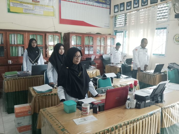 Inspiratif! Peran Strategis Ibu Deti Susiati, Ibu Harnilis, dan Ibu Elvira Yusiana dalam Kemajuan MTsN 1 Kerinci